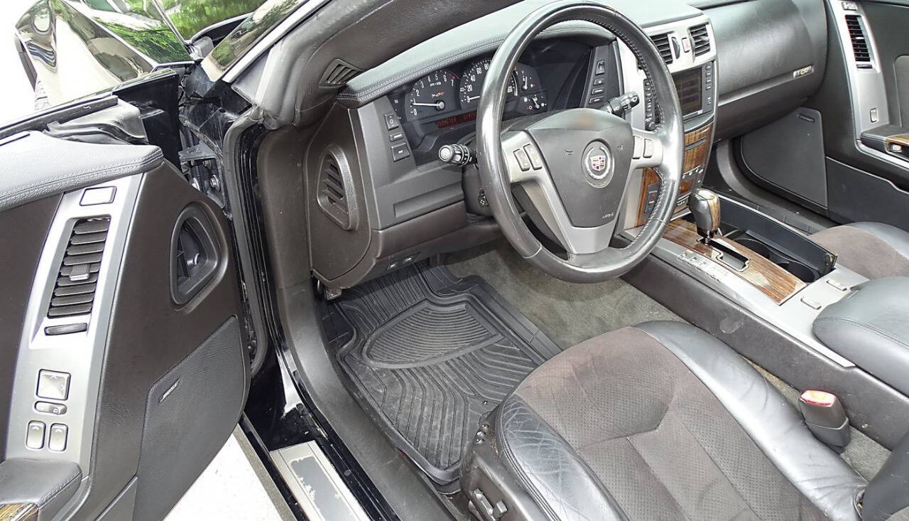 2006 Cadillac XLR-V 23