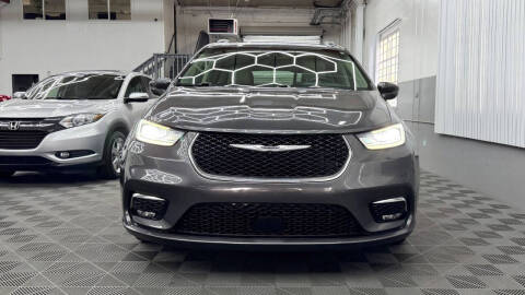 2021 Chrysler Pacifica Touring L