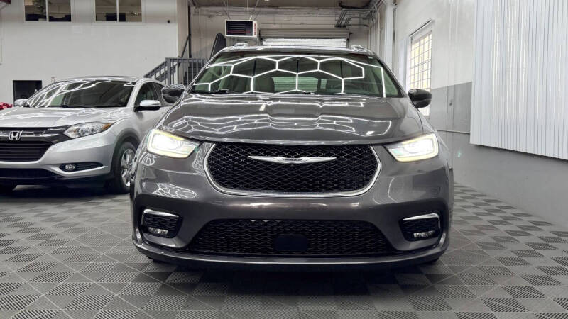 2021 Chrysler Pacifica Touring L