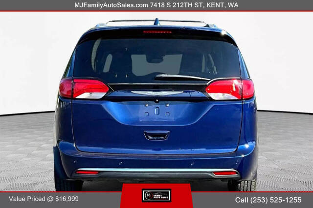 2018 Chrysler Pacifica for sale at MJ FAMILY AUTO SALES in Kent, WA