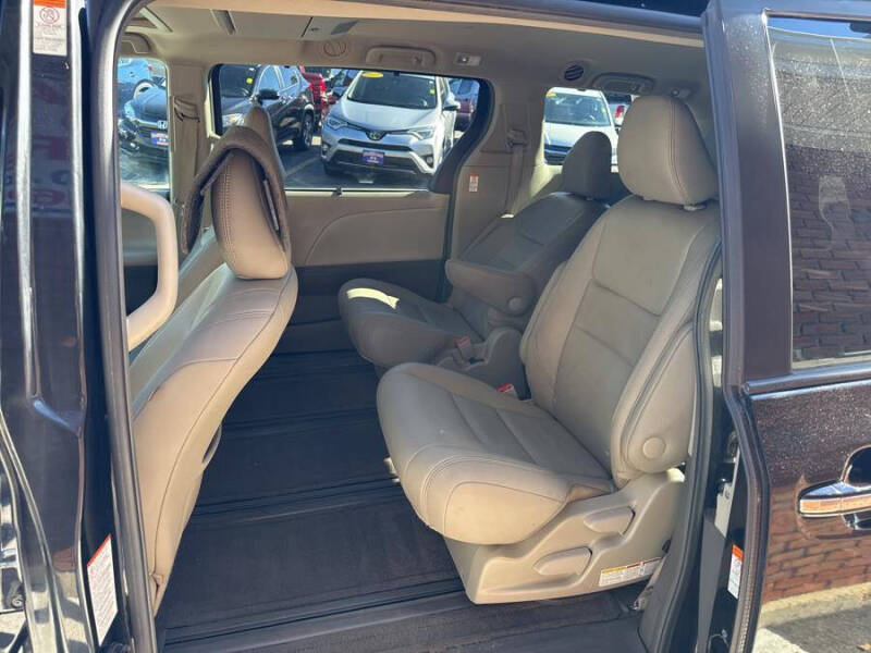 2017 Toyota Sienna