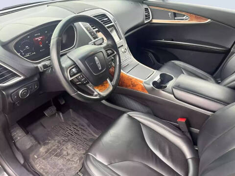 2019 Lincoln Nautilus Select