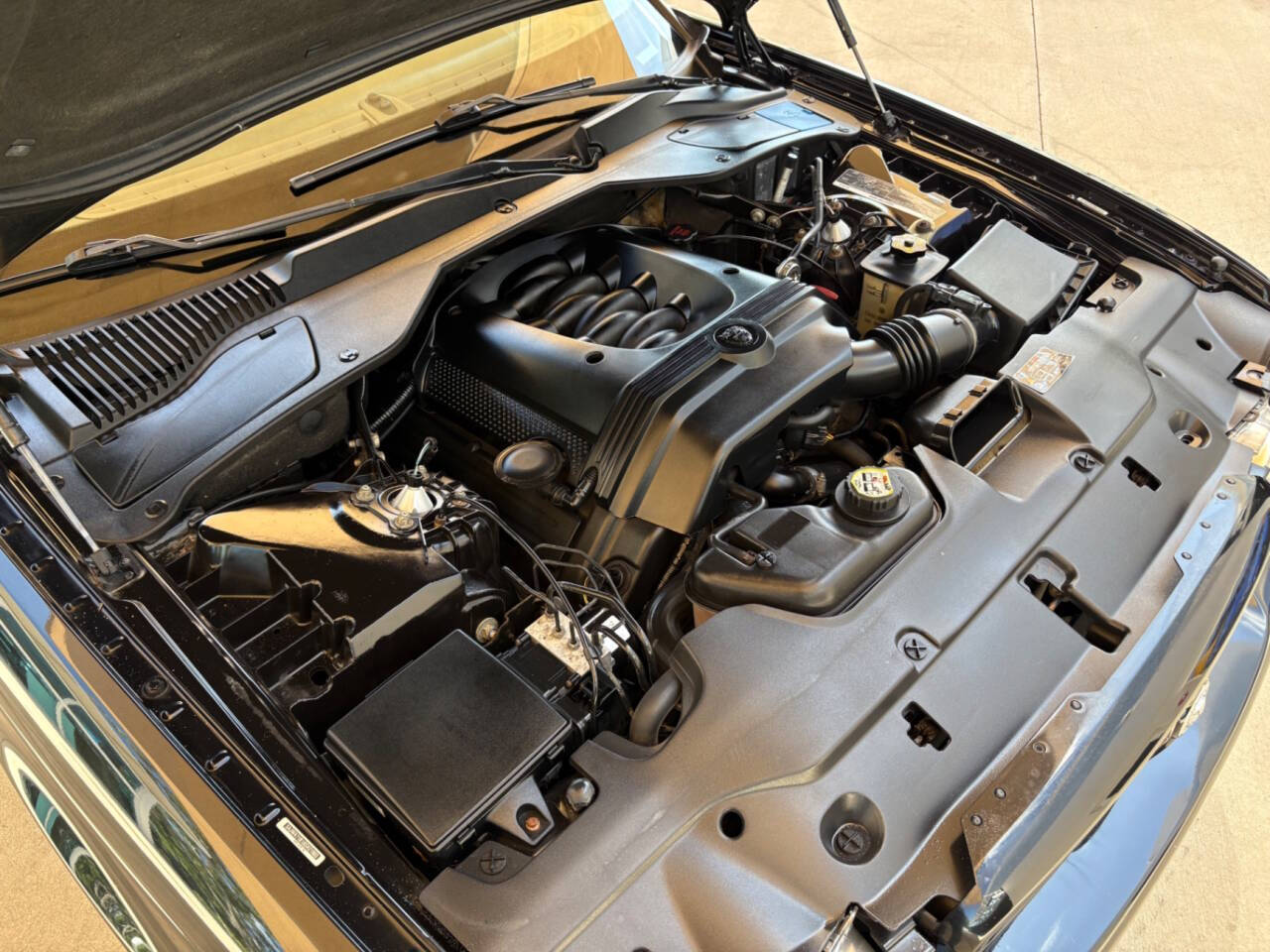 2008 Jaguar XJ-Series 38