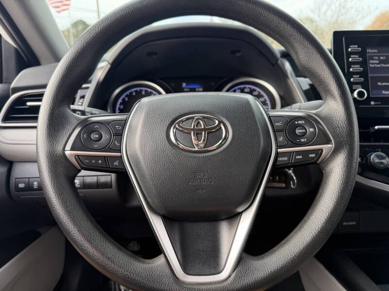 2022 Toyota Camry LE