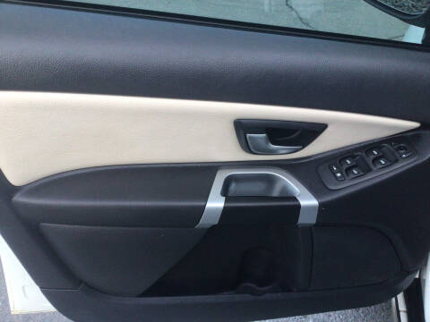 2013 Volvo XC90 3.2 R-Design Platinum