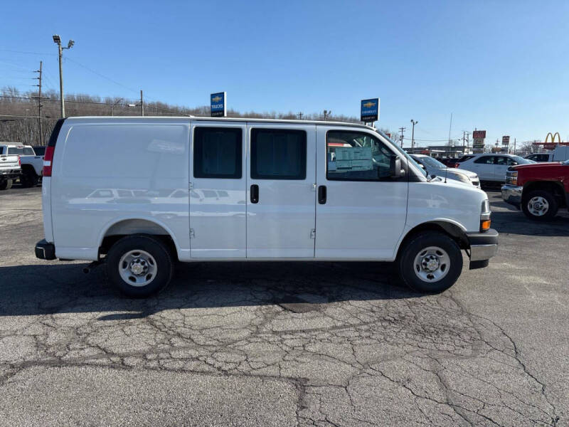 2025 Chevrolet Express 2500