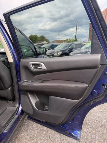 2017 Nissan Pathfinder S