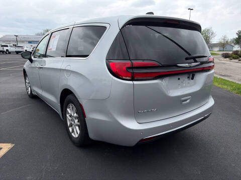 2024 Chrysler Pacifica Touring L
