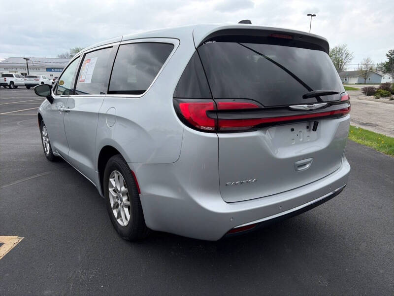 2024 Chrysler Pacifica Touring L