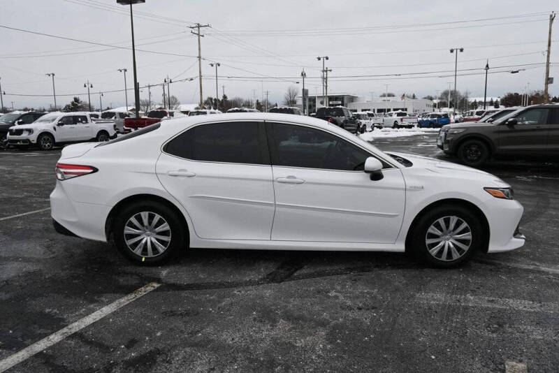 2019 Toyota Camry Hybrid LE