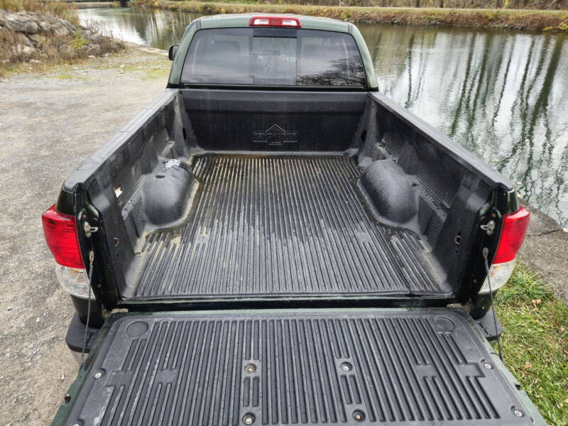 2011 Toyota Tundra Tundra Grade photo 16