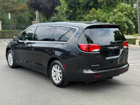 2017 Chrysler Pacifica Touring
