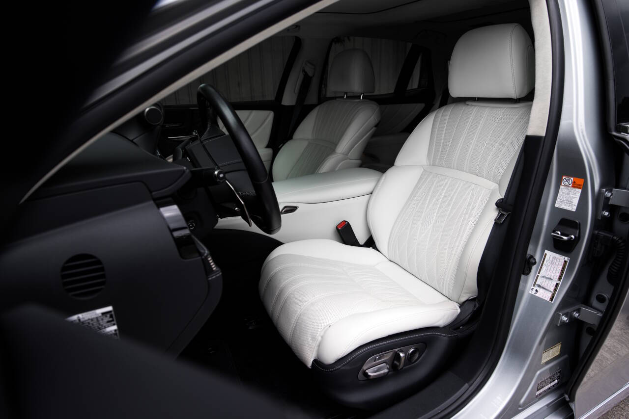 2022 Lexus LS 500 34