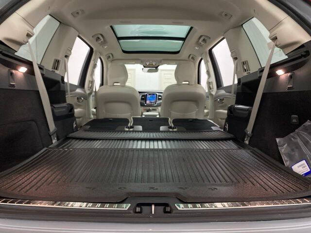 2025 Volvo XC90 B5 Core Bright Theme
