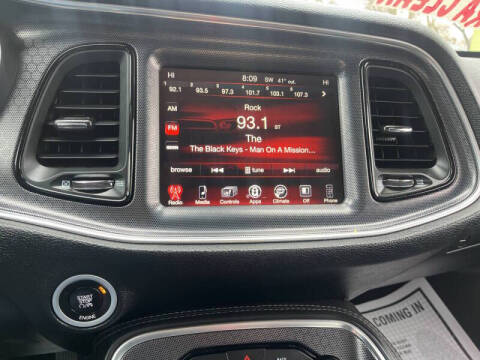 2015 Dodge Challenger SXT Plus