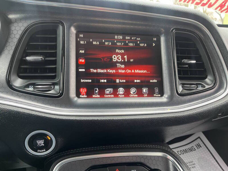 2015 Dodge Challenger SXT Plus