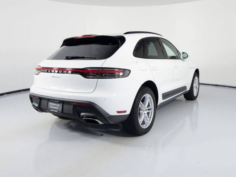 2025 Porsche Macan