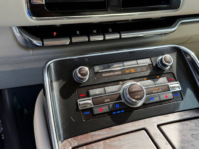 2018 Lincoln Navigator Select