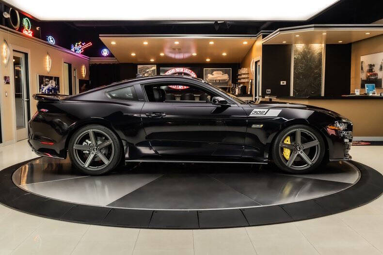 2022 Ford Mustang