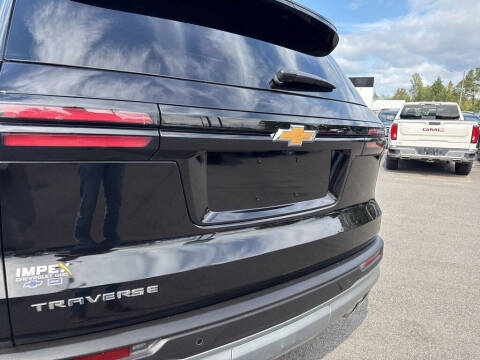 2025 Chevrolet Traverse LT