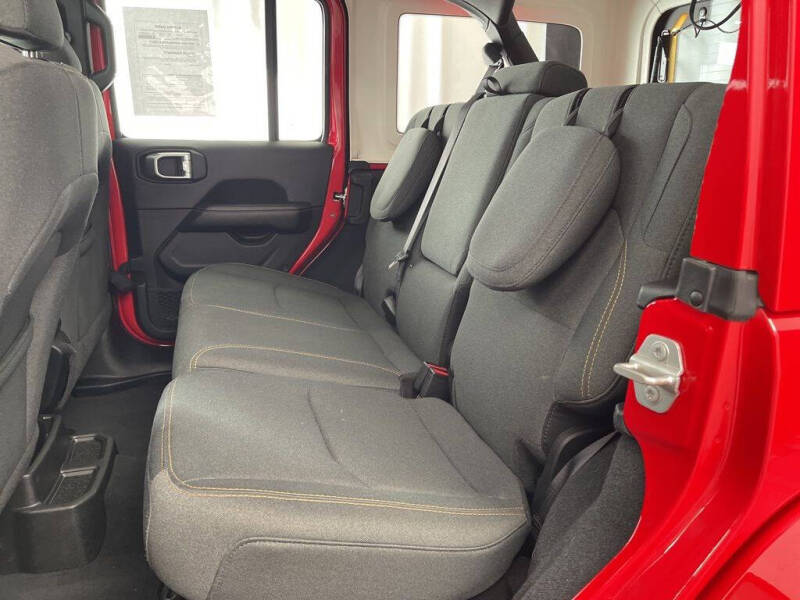 2024 Jeep Wrangler Sahara 4xe