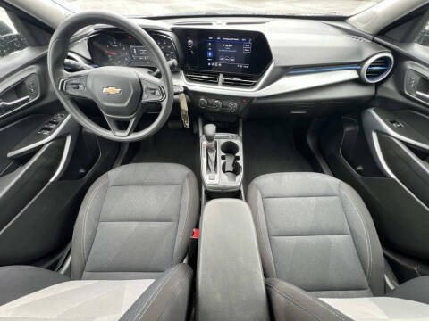 2025 Chevrolet Trax LS