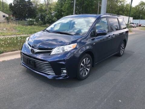 2019 Toyota Sienna for sale at ONG Auto in Farmington MN