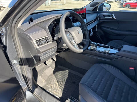 2026 Mitsubishi Outlander SE