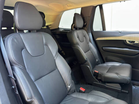 2023 Volvo XC90 Recharge T8 Ultimate Bright Theme 6P