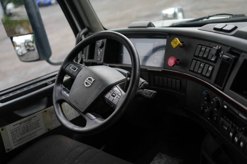 2018 Volvo VNR