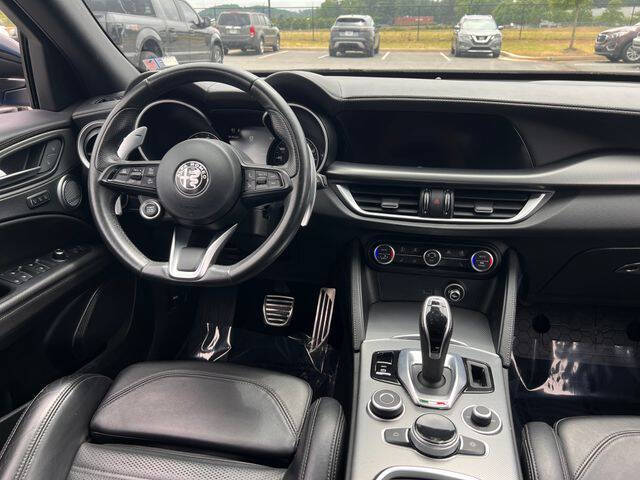 2022 Alfa Romeo Stelvio Veloce