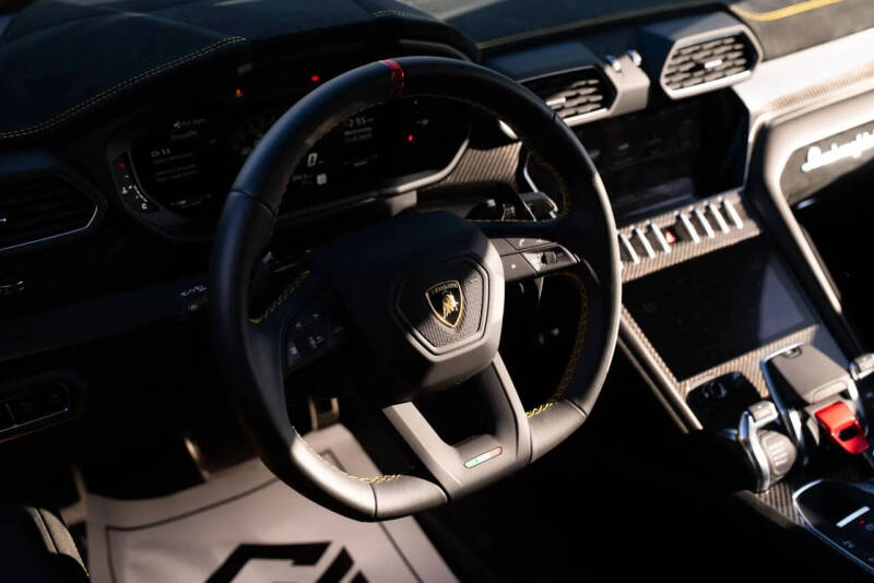 2024 Lamborghini Urus Performante