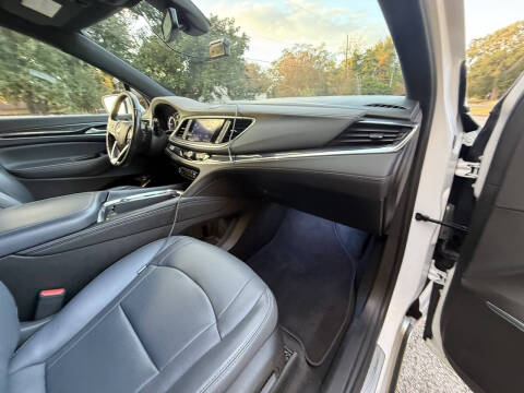 2022 Buick Enclave Essence