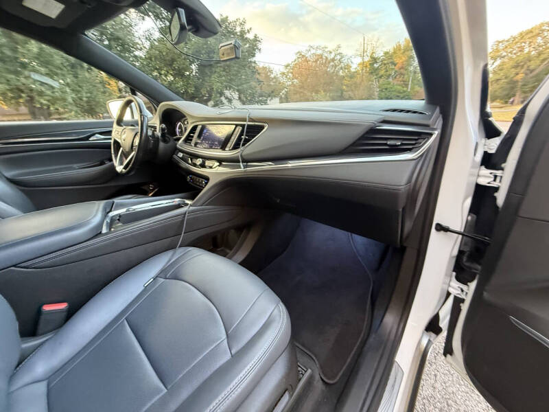 2022 Buick Enclave Essence