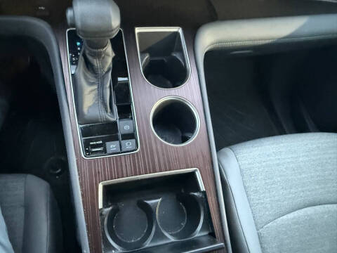 2021 Toyota Sienna LE 8-Passenger