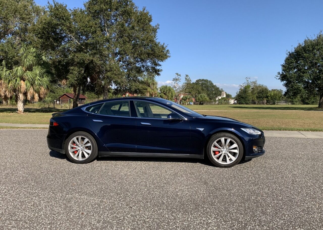 2014 Tesla Model S 4