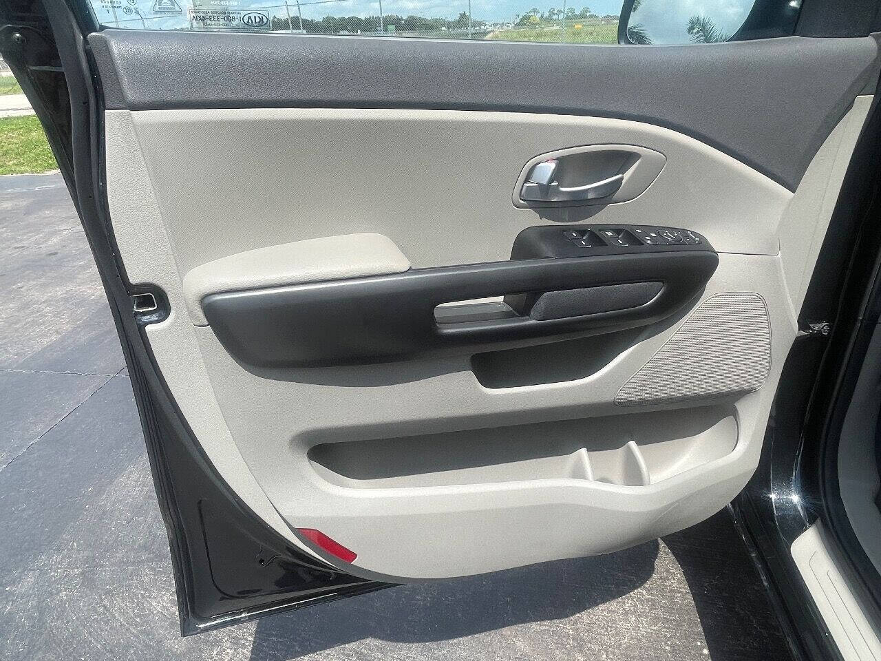 2016 KIA Sedona Minivan - $11,900