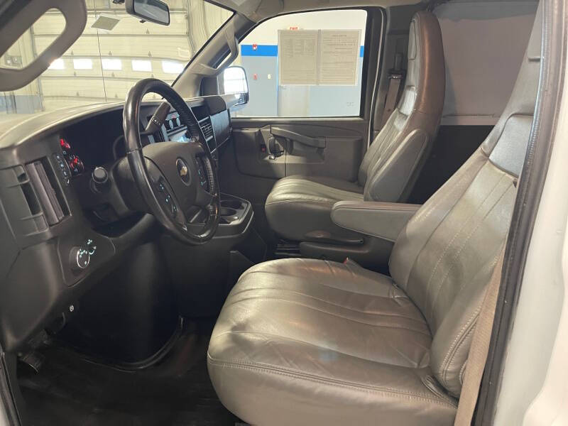 2023 Chevrolet Express 2500