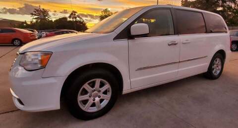 2013 Chrysler Town and Country for sale at Gocarguys.com in Houston TX