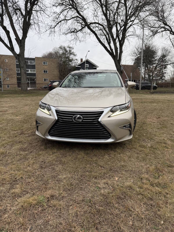 2017 Lexus ES 350's photo