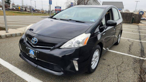 2013 Toyota Prius v Two