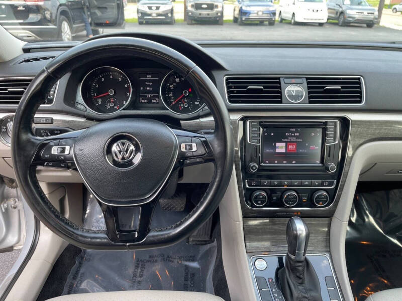 2016 Volkswagen Passat 1.8T SE