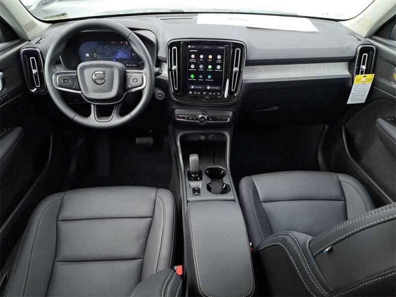 2026 Volvo XC40 B4 Core