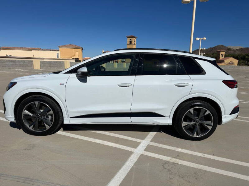 2024 Audi Q4 e-tron quattro Premium Plus 55