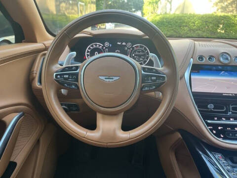 2022 Aston Martin DBX