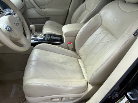 2011 Infiniti FX35