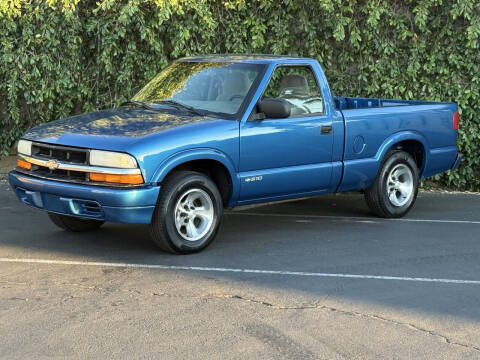 2000 Chevrolet S-10 LS