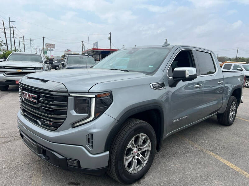 Used 2024 GMC Sierra 1500 SLT with VIN 3GTUUDED8RG147930 for sale in Garland, TX