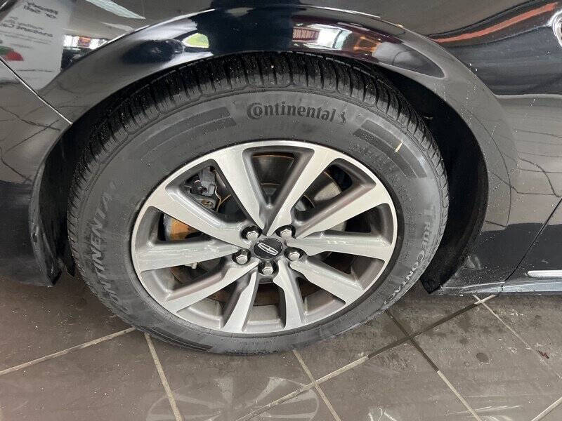 2017 Lincoln Continental Premiere