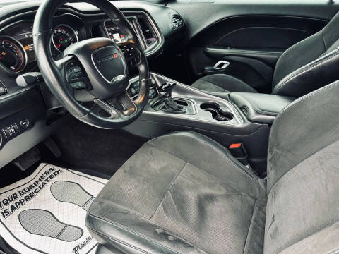2017 Dodge Challenger 392 HEMI Scat Pack Shaker